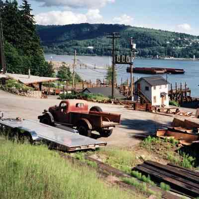 4289 - McKenzie Barge.tif