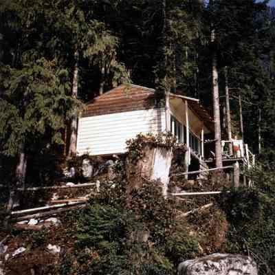 3774 - Bud, Judy & Garry, Jeanne's cabin.tif
