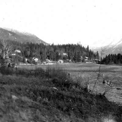 4941 - View of shoreline homes.tif