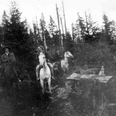 4856 - Riders in woods 1945.tif