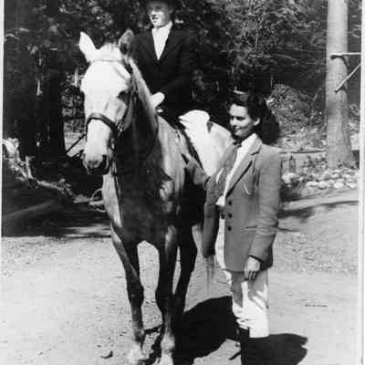 4877 - Horse w Rider and Trainer question mark.tif