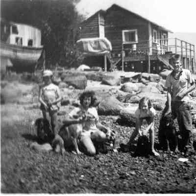 3700 - Family fun on beach 1947-52.tif
