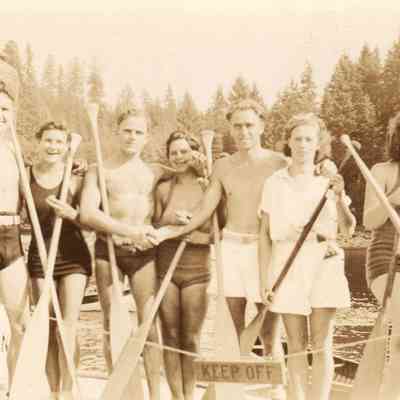 4976 Group of eight on dock