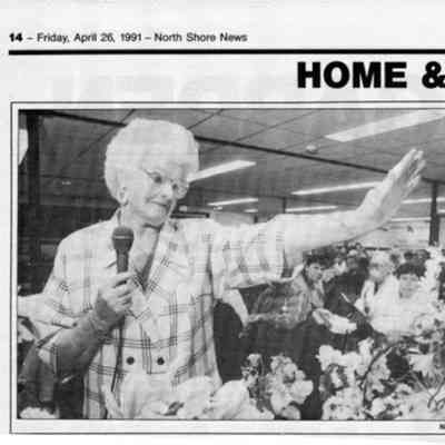 4223 - Betty George judges flower show NS News 1991-04-26.tif