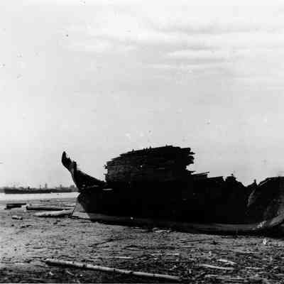 3714 - Shipwreck 1947-52.tif