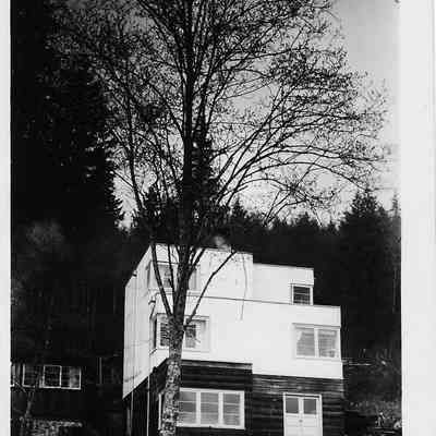 Gwynn & Audrey Jenkins home Burns Ave c1948