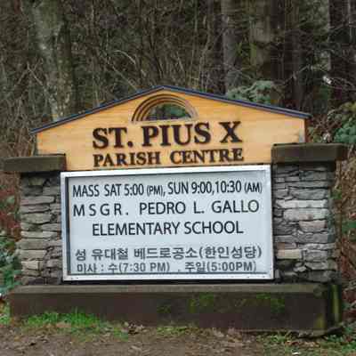 3863 - St Pius X Church sign DSC03278.JPG