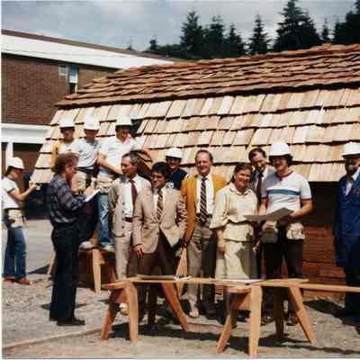 2983 - Washroom ceremony with Mayor Marilyn Baker.tif
