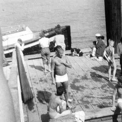 3744 - Enjoying Gov't Wharf 1958c.tif
