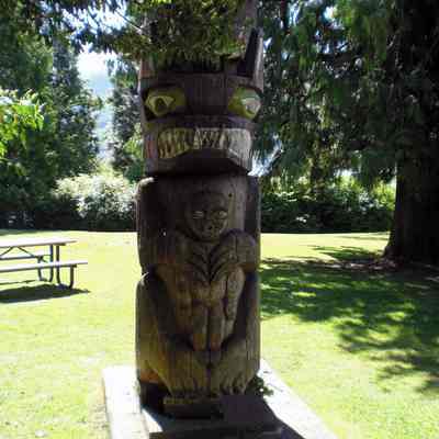Cates Park/Whey-ah-Wichen (West); base of totem pole