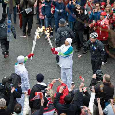 4061 - Olympic Passing the Torch DSC_7302.jpg