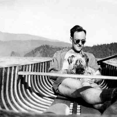 3271 - Gwynn Jenkins in canoe in Cove c1950s.tif