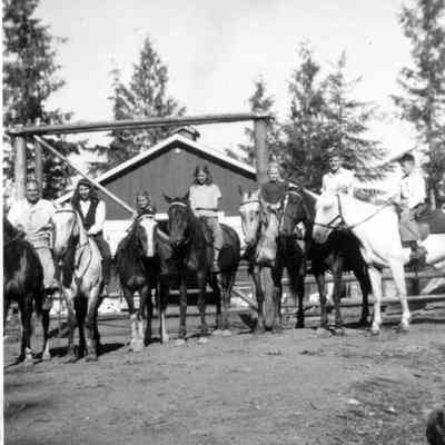 4850 - Quote My horses and my helpers Thats escorts and stable boys 1946.tif