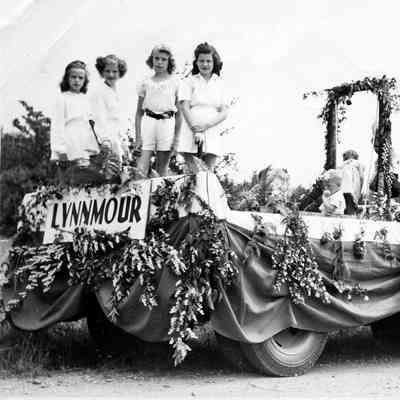 2846 - Kinsmen Parade float, 1948.tif