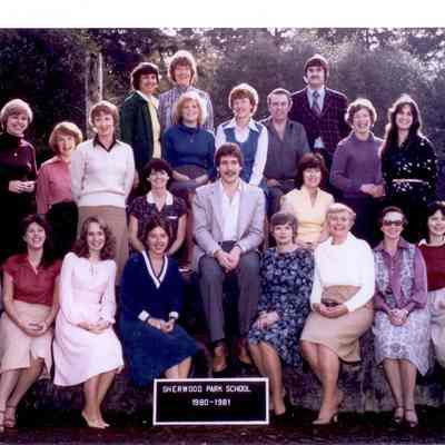 4471 - Sherwood Park School teachers 1980-81.jpg