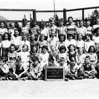 4810 - BVS Grades 3 & 4 Div 5 May 1953.tif