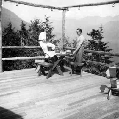 4869 - Couple on Cove deck.tif