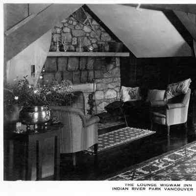 OBJECT Interior Wigwam Inn postcard sides A & B