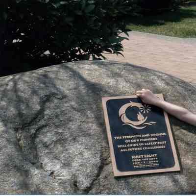 2950 - Brian Wilson with First Light plaque, Jan 2000.tif