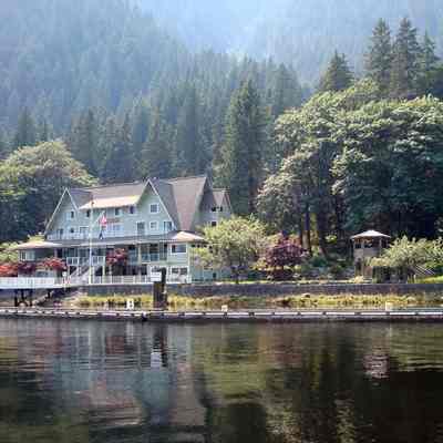 Wigwam Inn & garden
