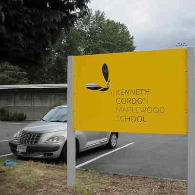 4384 - Maplewood School Kenneth Gordon sign 37.tif