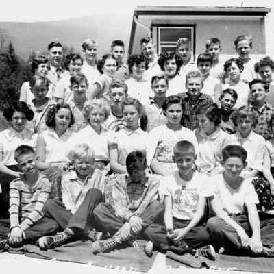 4930 - Burrard View School class Grade 7- 1955.tif