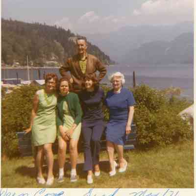 4971 DC Grad Day, May 1971, family