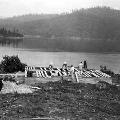 4936 - 480 Beachview Drive beginning construction c1945.tif