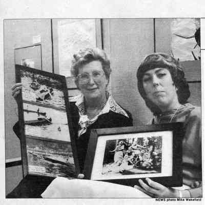 Janet Pavlik presents to Linda Moore 1985-05-03
