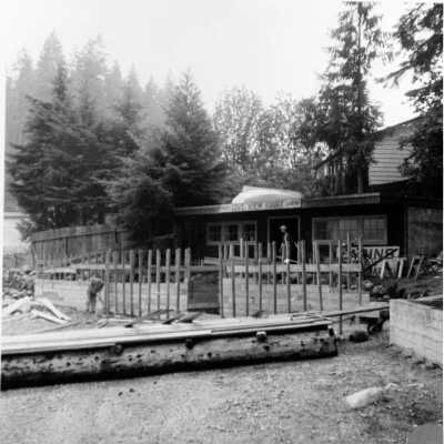 Deep Cove Motel, construction of seawall