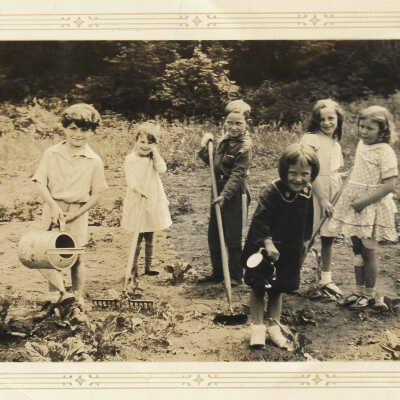 Roche Point School garden - students