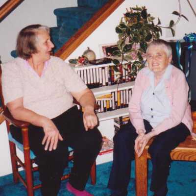 4802 - Jean Craig (on right) talking to Mary Craig