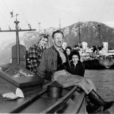 Stirrat Family on Pat and Bill Norcross' boat 'Ladybird' Bedwell Bay