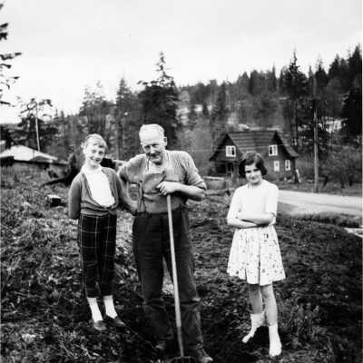 Gillis, Jack and daughters clearing land for Strathcona store