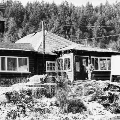 Log Cabin Inn, Corner from Banbury
