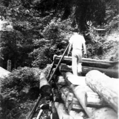Quarries Lodge, man on retaining wall