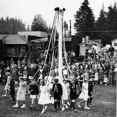 May Day Celebration, Gail Bullen at Maypole, Panorama Park