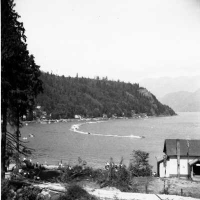 Panorama Park - Speedboat in Cove