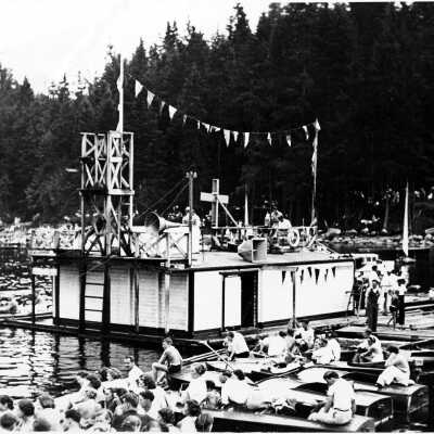 Gas Barge, Deep Cove