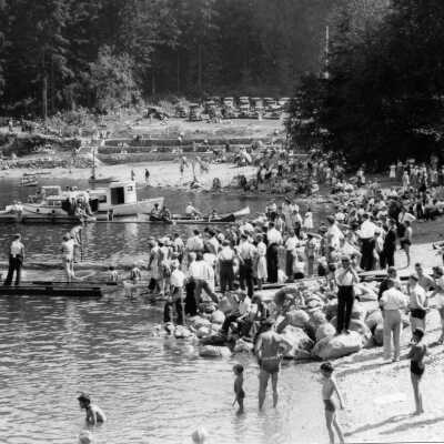 Deep Cove Regatta, boats and shore