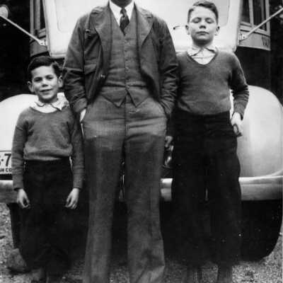 Deep Cove Stage buses: Brown, Edmond with sons Bruce and Brian