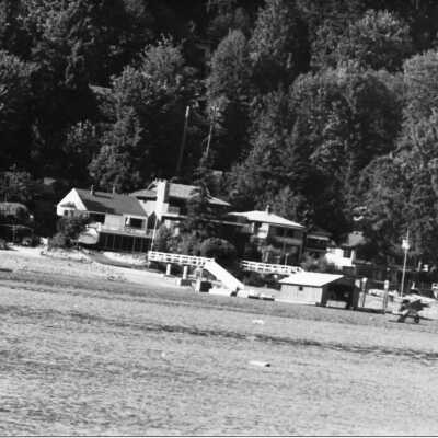 Panorama Drive Houses from water