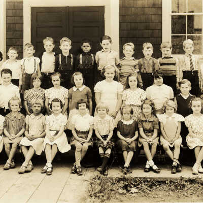 Roche Point School class photo, 1939