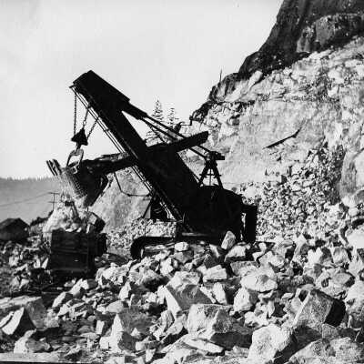 Granite Quarries Ltd, loading rock