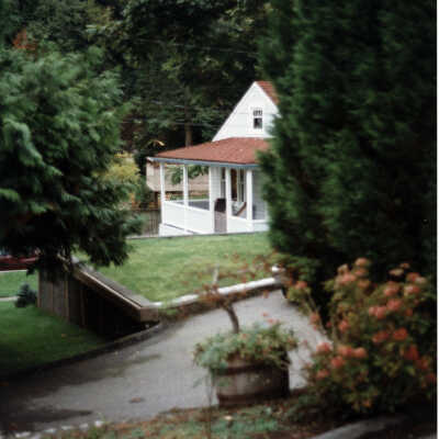 4618 Strathcona Road, older cottage