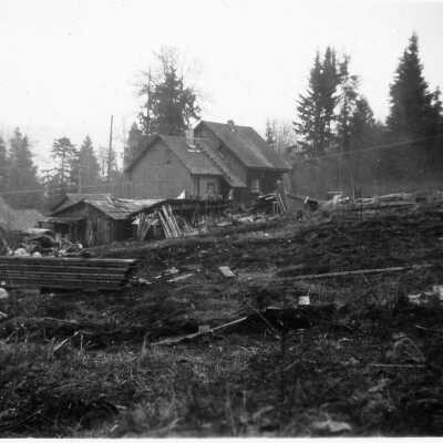 Moore's 2nd home with homes being built on Keith Rd