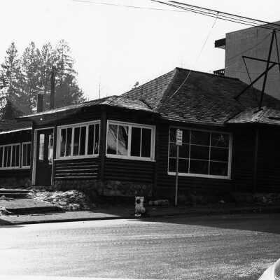 Log Cabin Inn, Corner Gallant & Banbury