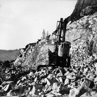 Granite Quarries Ltd, loading rock