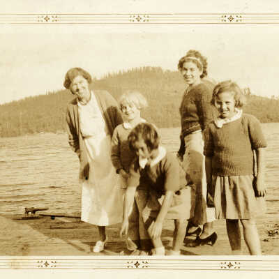 On Dollar Mill Wharf, teacher & students, c1932