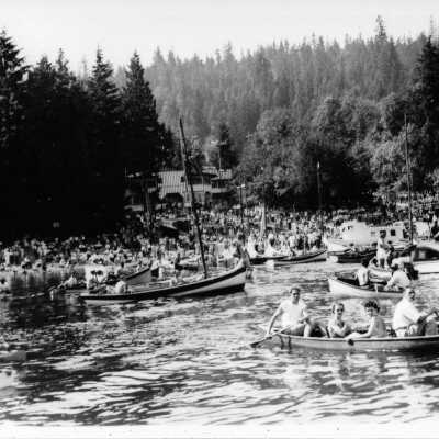 Regatta Boats - View from water, back to Motel
